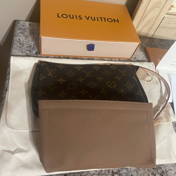 💯 Authentic Louis Vuitton Pochette Accessoires Old Model In The Monogram Canvas - Picture 5 of 12